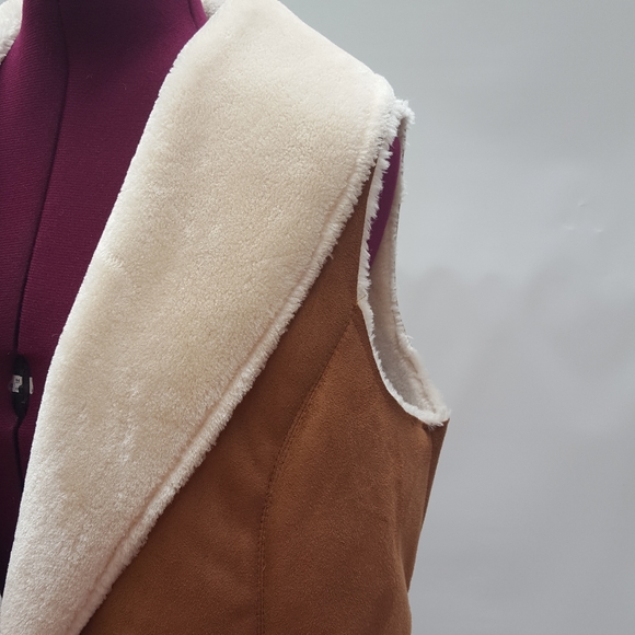 Westport 1962 Shepra Shearing Vest, Faux Suede 2 Pockets. Womans Size M - Picture 3 of 9